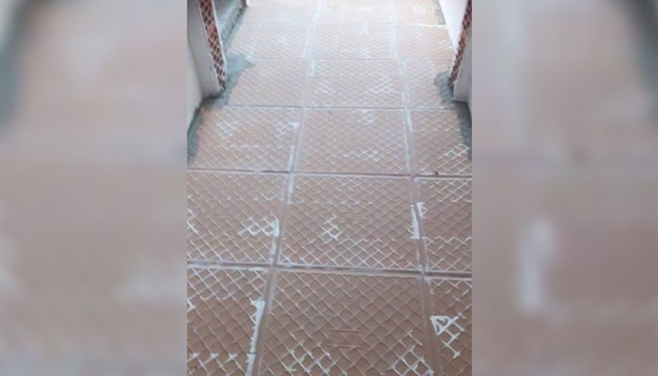 Снимката с ремонтирания коридор се превърна в хит в социалните мрежи