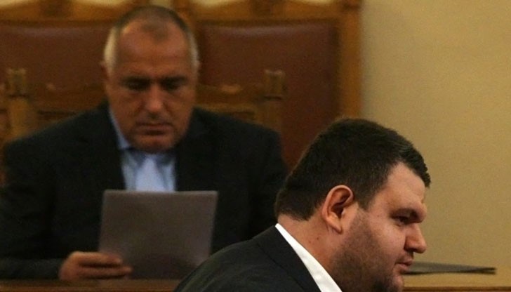 Разговорът е от 19 февруари 2015 г., когато ВСС гласува да отстрани Владимира Янева