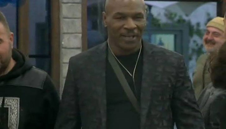 А Жана Бергендорф си мислела, че Майк сваля само нея...