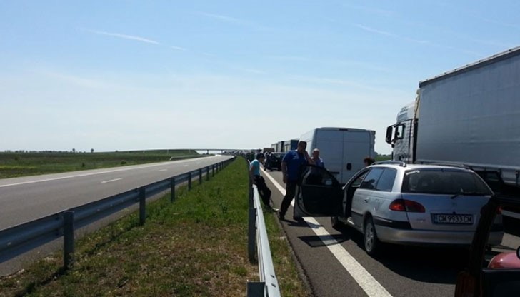 Автомобил с газова уредба гори на 69-70 км на АМ „Тракия“, в посока Пловдив / Снимката е илюстративна