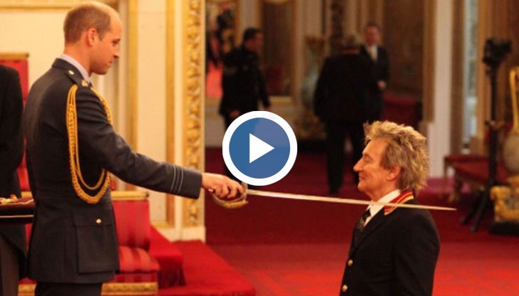 Световноизвестният певец и композитор беше удостоен с високата чест като признание за заслугите му в музиката и в благотворителността.