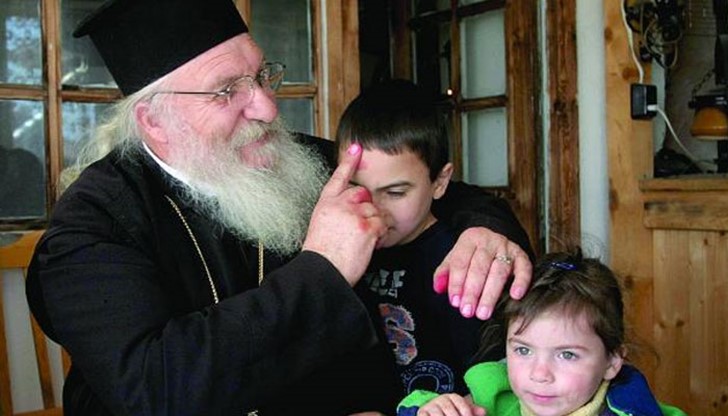 Наглото предложение за милион вървяло с обещание децата да бъдат дадени за осиновяване от бездетни семейства в чужбина