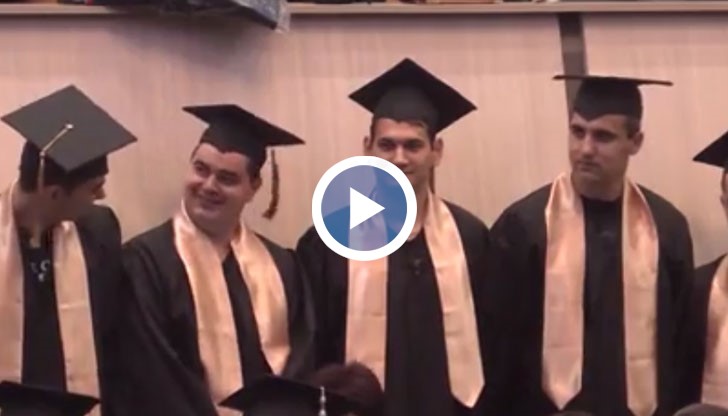 В приветствието си към тях ректорът на Русенския университет проф. д-р Велизара Пенчева им пожела успех в професионалния им път