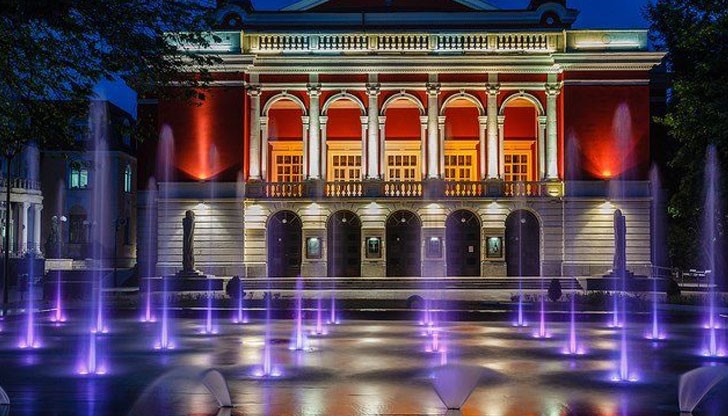 Премиерата съвпада с 450-годишнината от смъртта на френския пророк Мишел де Нострадамус