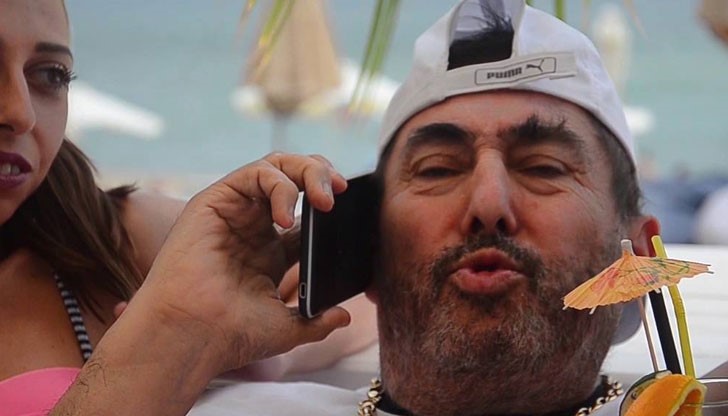 Колоритният кандидат за президент проплака, че медийните пакети, които му се полагат са дадени от други хора и не се знае къде...