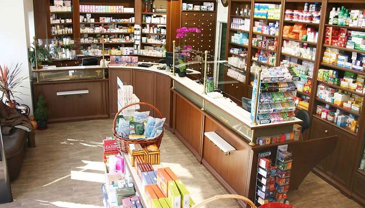 Увеличаването на цените се налага заради изискването да се прекратят отстъпките, които сега получават дрогериите от дистрибуторите на лекарства Увеличаването на цените се налага заради изискването да се прекратят отстъпките, които сега получават дрогериите от дистрибуторите на лекарства