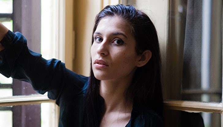 Младата актриса Силвия Станоева пласира козметика Младата актриса Силвия Станоева пласира козметика