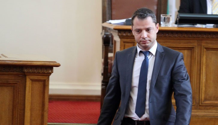 След като по-рано днес Сотир Цацаров поиска имунитета на депутата, той ще внесе заявление за това След като по-рано днес Сотир Цацаров поиска имунитета на депутата, той ще внесе заявление за това