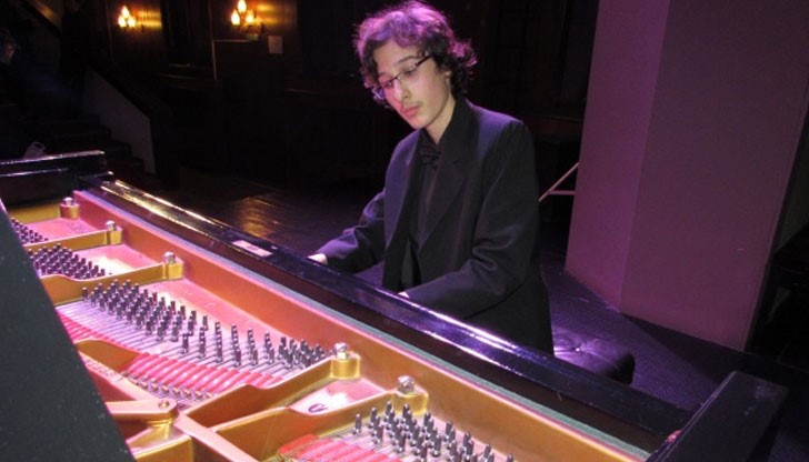 Възпитаникът на клавирния педагог Даниела Кюркчиева бе удостоен с първа награда в четвърта възрастова група в първото издание на Masters of Piano Concerto