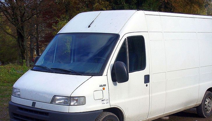 Невероятно, но факт: Мигрантите са се натикали във "Фиат Дукато" / Снимката е илюстративна Невероятно, но факт: Мигрантите са се натикали във "Фиат Дукато" / Снимката е илюстративна