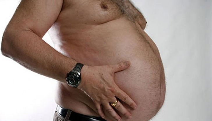 Днес далеч по-добре се котира мъжът на средна възраст, който има леко коремче и косми по гърдите, защото той е достъпната фигура Днес далеч по-добре се котира мъжът на средна възраст, който има леко коремче и косми по гърдите, защото той е достъпната фигура