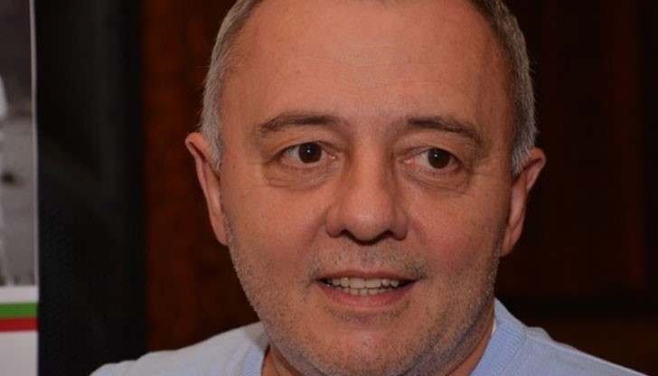 Подписах документ, че няма да се приближавам на по-малко от половин километър от Слави Трифонов