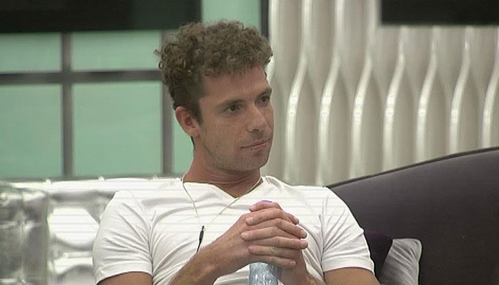 Бахаров си тръгна от шоуто, защото му писна да живее с Рени и Жана Бергендорф, но не успя да прецака риалити формата