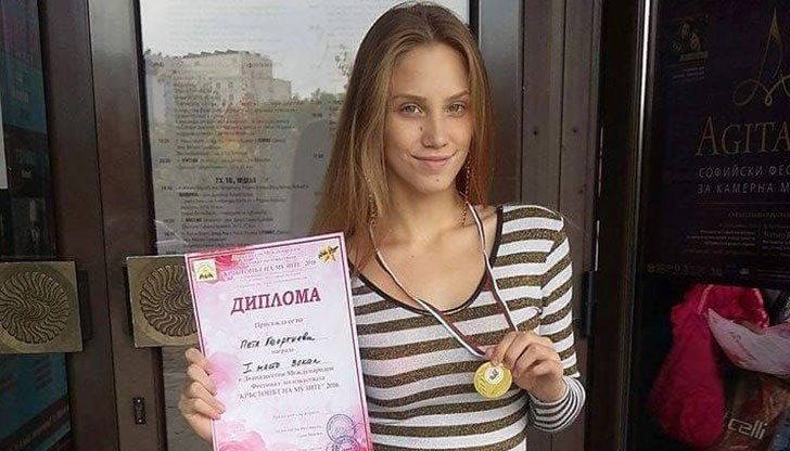 Момичето участва на международния фестивал "Кръстопът на музите" в София