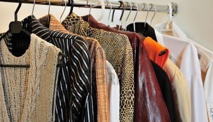 Този трик действа добре на вълна, памук и полиестер, но избягвайте коприна и кожа Този трик действа добре на вълна, памук и полиестер, но избягвайте коприна и кожа