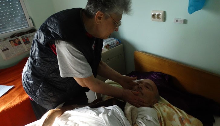 Елена споделя неволите си с лекарите в Стамболийски, но управителката на болница има съвсем друг версия за нещата