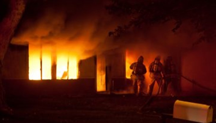 Пожар срина до основи частна ферма в шуменското село Лозево