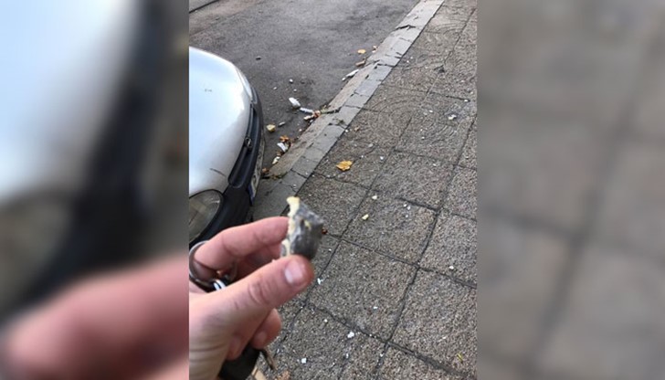 Върху нея открих мазилка и строителна пяна!