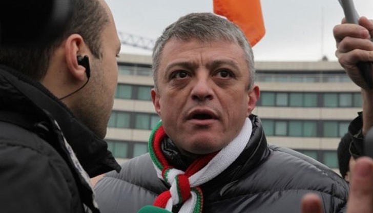 Майката на бившата ми приятелка извади нож на момичето на Виторио Майката на бившата ми приятелка извади нож на момичето на Виторио