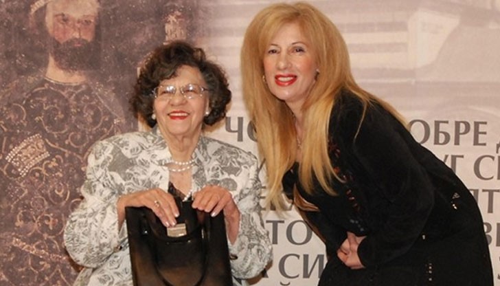 Колкото тя е комедийна на сцената, толкова в живота е черногледа