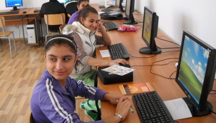 Ученици от ромски произход ще получат по 30 евро всеки месец