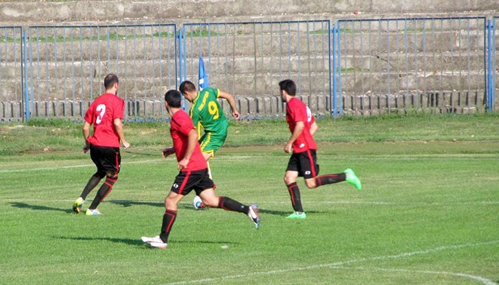 Локомотив Русе се среща със Светкавица Търговище на Градския стадион