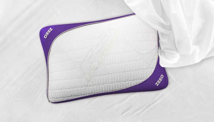 Вградени в нея говорители позволяват да заспивате на любимите си песни