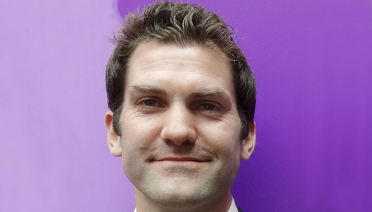 Джон Рийз-Еванс строи безопасен комплекс в Търговищко, където да се покрие със семейството си в случай на глобална криза