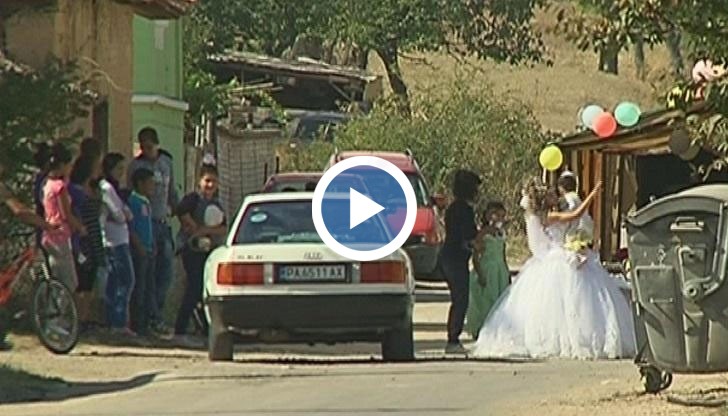 Роми - трети братовчеди на по 12 и 13 години вдигнаха пищна сватба