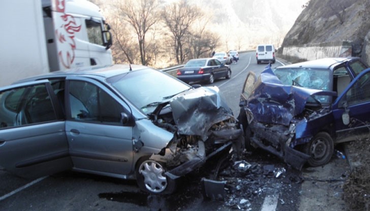 Около 300 шофьори всяка година убиват или раняват тежко човек при катастрофи, а само денонощие по-късно вече се разхождат на свобода / Снимката е илюстративна Около 300 шофьори всяка година убиват или раняват тежко човек при катастрофи, а само денонощие по-късно вече се разхождат на свобода / Снимката е илюстративна