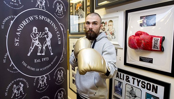 25-годишният Майк Тоуел падна в петия рунд 25-годишният Майк Тоуел падна в петия рунд