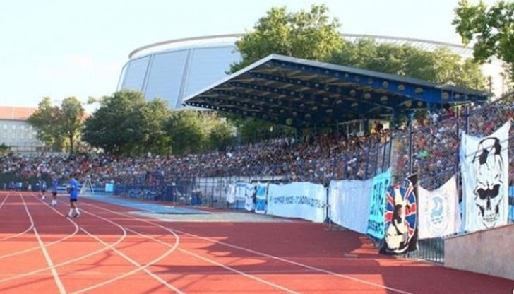 На съоръжението ще бъде поставено осветление, ще бъде подменено и игрището На съоръжението ще бъде поставено осветление, ще бъде подменено и игрището