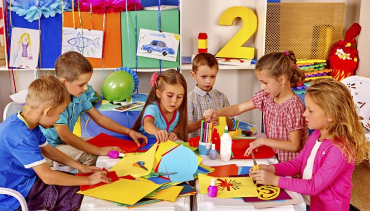 Портфолиото ще съдържа данни за постиженията, рисунки, препоръки за развиване на допълнителни заложби на детето