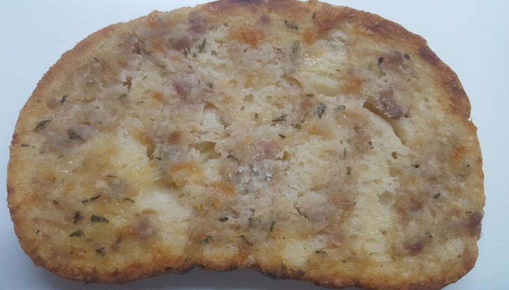 Два грама кайма и около един грам кашкавал, всичко друго е хляб