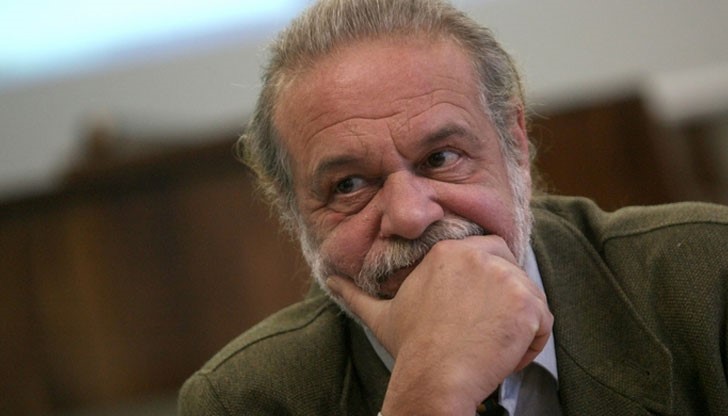 Днес е пред Турция, утре пред Русия, после – пред братята американци, после – пред Ангела Меркел… Днес е пред Турция, утре пред Русия, после – пред братята американци, после – пред Ангела Меркел…