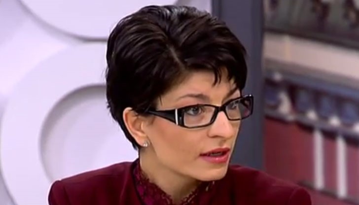 Депутатката очаквала извинение за държанието на Радан Кънев вчера