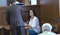 Адвокатът на акушерката душила бебе, налетя на бой в съда