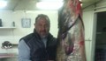 Рибар извади чудовище от язовир "Пясъчник"