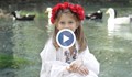 7-годишната Софи разплака хиляди българи по света