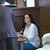 Адвокатът на акушерката душила бебе, налетя на бой в съда