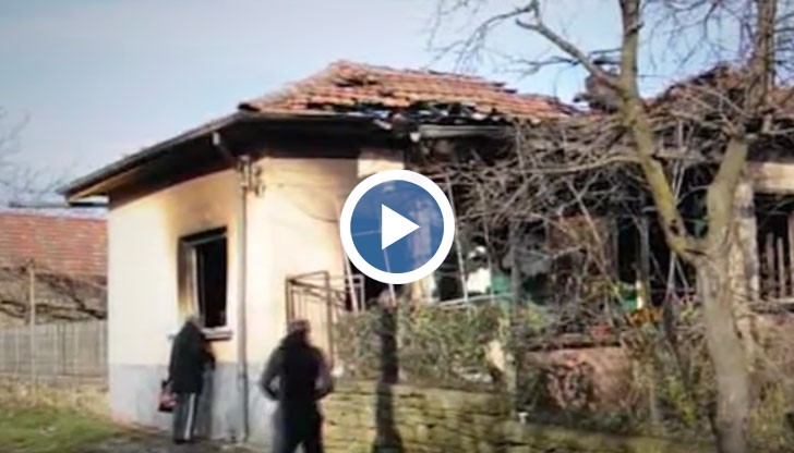 Жената и двете им деца спели на втория етаж от фамилната къща, когато пламъците плъзнали
