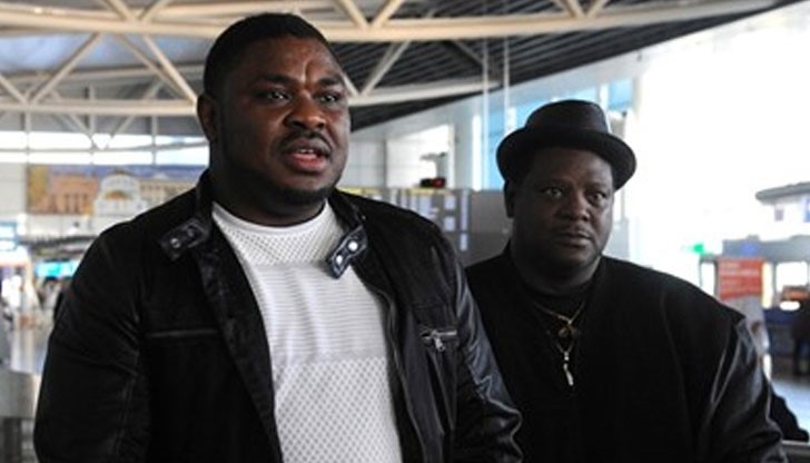 Питър демонстрира самочувствие при пристигането си в България Питър демонстрира самочувствие при пристигането си в България