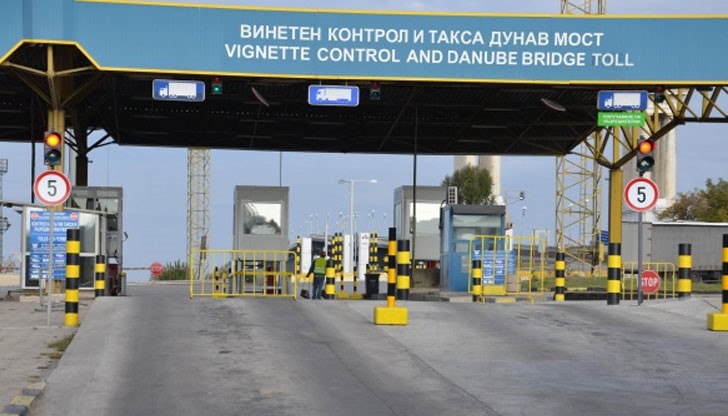 Халил се опитал да се промуши незабелязано между автомобилите през нощта, но граничарите го видели Халил се опитал да се промуши незабелязано между автомобилите през нощта, но граничарите го видели