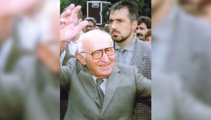 10 ноември 1989 година сложи край на една епоха и постави началото на друга