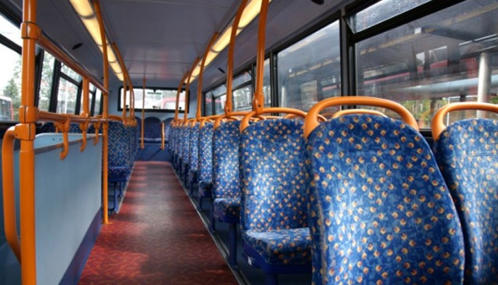 Мъжът свалил една пътничка, а друга накарал да си купи нов билет Мъжът свалил една пътничка, а друга накарал да си купи нов билет