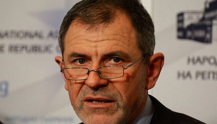 Бившият шеф на Комисията по досиетата Методи Андреев обикалял из ГЕРБ и плетял интриги срещу премиера в оставка Бившият шеф на Комисията по досиетата Методи Андреев обикалял из ГЕРБ и плетял интриги срещу премиера в оставка