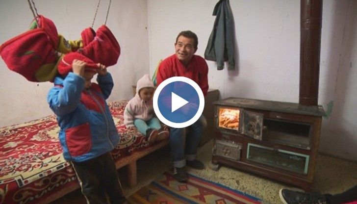 Историята за мечтата на една майка трите й деца да получат образование