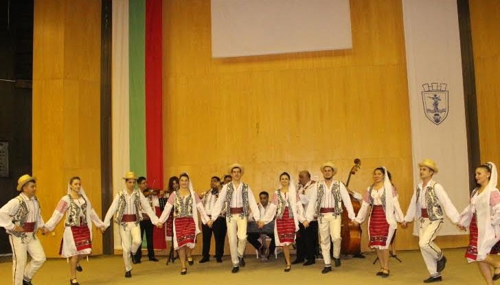 Румънският ансамбъл „Дойна Дунари“ изнесе пред русенска публика фолклорен спектакъл