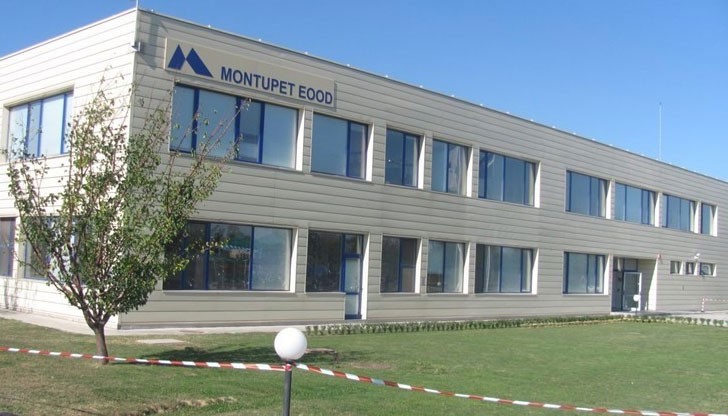 Ще пломбират 108-те въздушни клапи на покрива на халето Ще пломбират 108-те въздушни клапи на покрива на халето