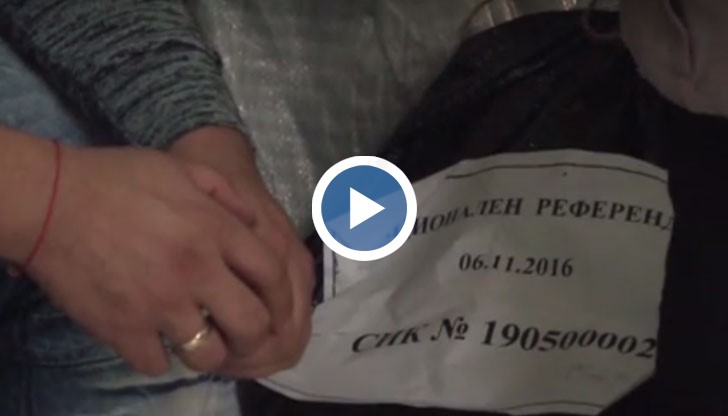 Днес към обед десетки представители на избирателни секции в Русенско все още чакаха по коридорите в РИК